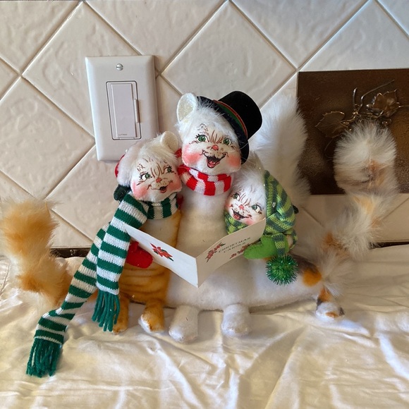 Annalee 3 Kitty Cats Christmas Caroling 10" - Picture 2 of 9